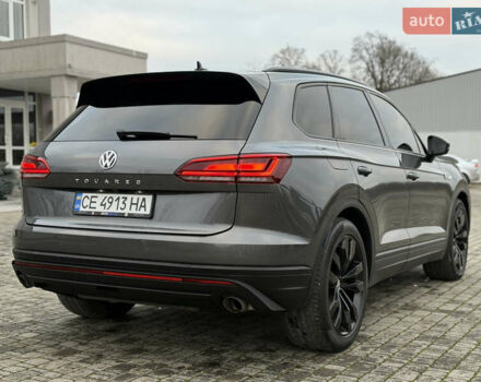 Сірий Фольксваген Туарег, об'ємом двигуна 3 л та пробігом 278 тис. км за 33700 $, фото 27 на Automoto.ua