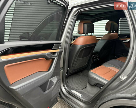 Серый Фольксваген Туарег, объемом двигателя 3 л и пробегом 85 тыс. км за 56500 $, фото 70 на Automoto.ua