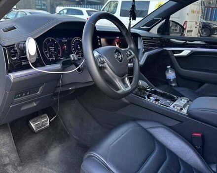 Сірий Фольксваген Туарег, об'ємом двигуна 3.96 л та пробігом 140 тис. км за 58000 $, фото 7 на Automoto.ua