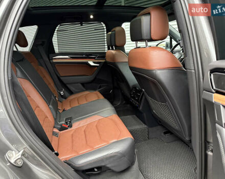 Серый Фольксваген Туарег, объемом двигателя 3 л и пробегом 85 тыс. км за 56500 $, фото 46 на Automoto.ua