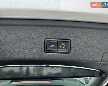 Серый Фольксваген Туарег, объемом двигателя 3 л и пробегом 127 тыс. км за 34950 $, фото 17 на Automoto.ua