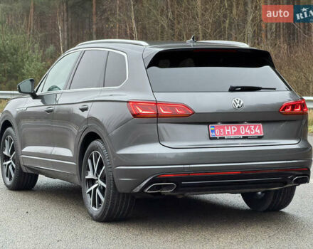 Сірий Фольксваген Туарег, об'ємом двигуна 3 л та пробігом 45 тис. км за 59999 $, фото 5 на Automoto.ua