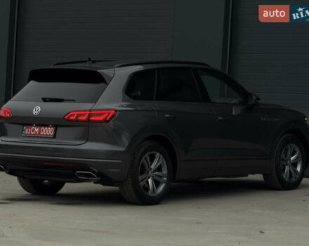 Сірий Фольксваген Туарег, об'ємом двигуна 3 л та пробігом 182 тис. км за 46000 $, фото 15 на Automoto.ua
