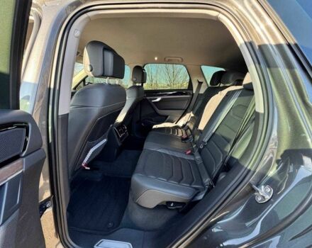 Сірий Фольксваген Туарег, об'ємом двигуна 3 л та пробігом 80 тис. км за 42000 $, фото 6 на Automoto.ua