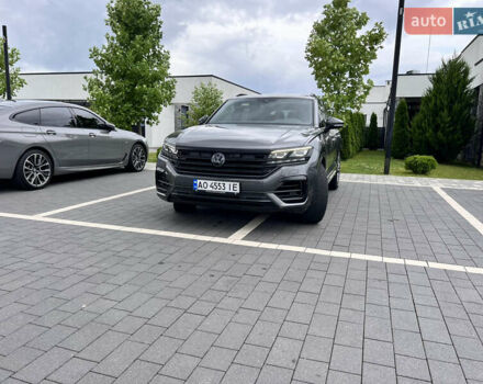 Серый Фольксваген Туарег, объемом двигателя 2.97 л и пробегом 149 тыс. км за 51200 $, фото 2 на Automoto.ua