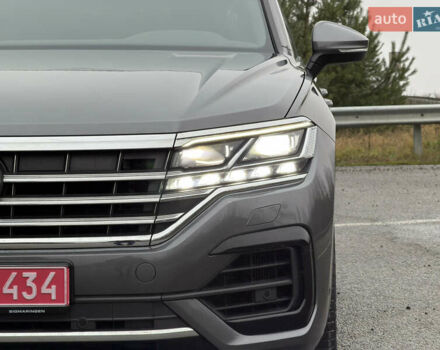 Сірий Фольксваген Туарег, об'ємом двигуна 3 л та пробігом 45 тис. км за 59999 $, фото 24 на Automoto.ua