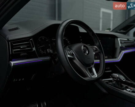 Сірий Фольксваген Туарег, об'ємом двигуна 3 л та пробігом 182 тис. км за 46000 $, фото 66 на Automoto.ua