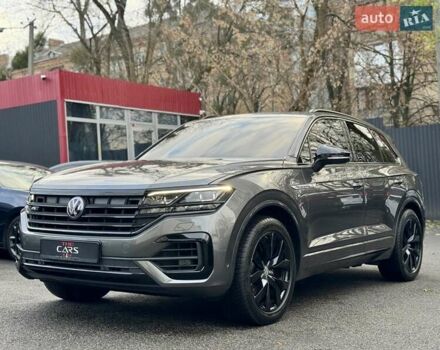 Серый Фольксваген Туарег, объемом двигателя 2.97 л и пробегом 142 тыс. км за 49700 $, фото 1 на Automoto.ua