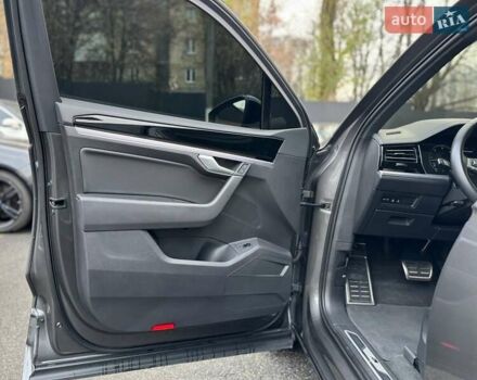 Серый Фольксваген Туарег, объемом двигателя 2.97 л и пробегом 142 тыс. км за 49700 $, фото 13 на Automoto.ua