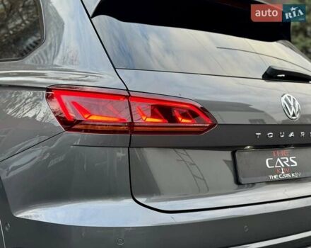 Серый Фольксваген Туарег, объемом двигателя 2.97 л и пробегом 142 тыс. км за 49700 $, фото 30 на Automoto.ua