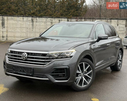 Серый Фольксваген Туарег, объемом двигателя 3 л и пробегом 85 тыс. км за 56500 $, фото 10 на Automoto.ua