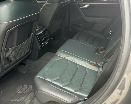 Серый Фольксваген Туарег, объемом двигателя 2.97 л и пробегом 135 тыс. км за 52000 $, фото 2 на Automoto.ua