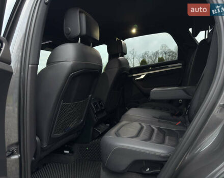 Сірий Фольксваген Туарег, об'ємом двигуна 3 л та пробігом 278 тис. км за 33700 $, фото 46 на Automoto.ua