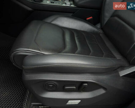 Сірий Фольксваген Туарег, об'ємом двигуна 3 л та пробігом 278 тис. км за 33700 $, фото 40 на Automoto.ua