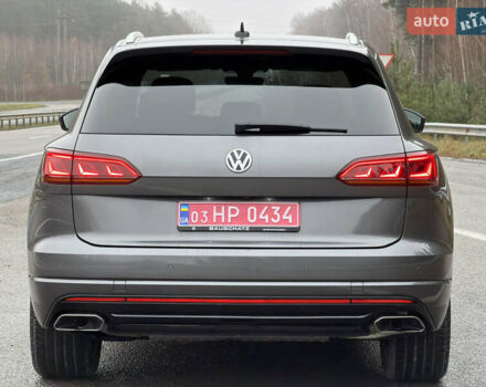 Сірий Фольксваген Туарег, об'ємом двигуна 3 л та пробігом 45 тис. км за 59999 $, фото 6 на Automoto.ua