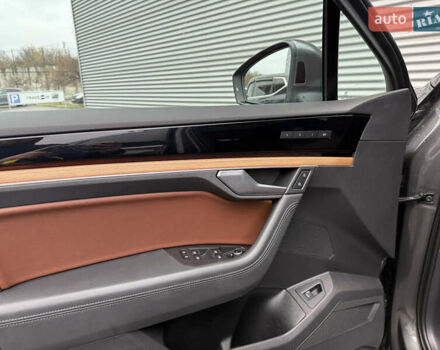 Серый Фольксваген Туарег, объемом двигателя 3 л и пробегом 85 тыс. км за 56500 $, фото 61 на Automoto.ua