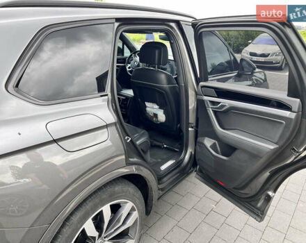 Серый Фольксваген Туарег, объемом двигателя 2.97 л и пробегом 149 тыс. км за 51200 $, фото 8 на Automoto.ua