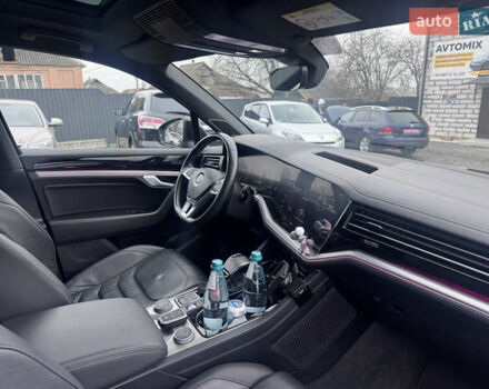 Серый Фольксваген Туарег, объемом двигателя 2.97 л и пробегом 155 тыс. км за 54500 $, фото 36 на Automoto.ua