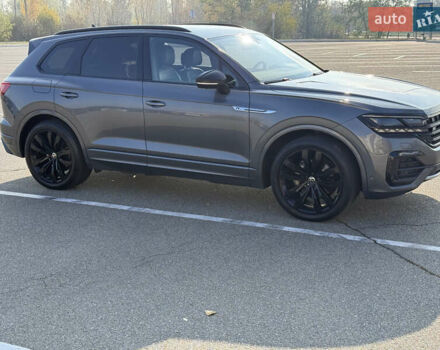 Серый Фольксваген Туарег, объемом двигателя 2.97 л и пробегом 214 тыс. км за 46700 $, фото 13 на Automoto.ua