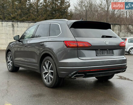 Серый Фольксваген Туарег, объемом двигателя 3 л и пробегом 85 тыс. км за 56500 $, фото 26 на Automoto.ua