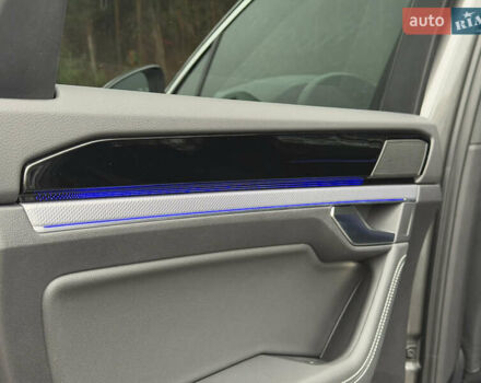 Сірий Фольксваген Туарег, об'ємом двигуна 3 л та пробігом 45 тис. км за 59999 $, фото 66 на Automoto.ua