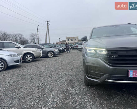 Серый Фольксваген Туарег, объемом двигателя 2.97 л и пробегом 155 тыс. км за 54500 $, фото 6 на Automoto.ua