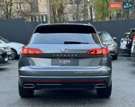 Серый Фольксваген Туарег, объемом двигателя 2.97 л и пробегом 142 тыс. км за 49700 $, фото 9 на Automoto.ua