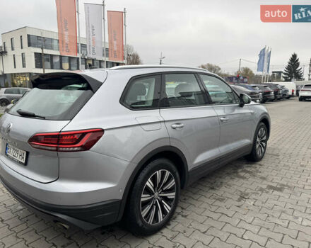 Серый Фольксваген Туарег, объемом двигателя 3 л и пробегом 127 тыс. км за 34950 $, фото 9 на Automoto.ua