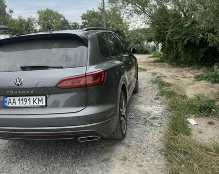 Серый Фольксваген Туарег, объемом двигателя 2.97 л и пробегом 108 тыс. км за 57800 $, фото 3 на Automoto.ua