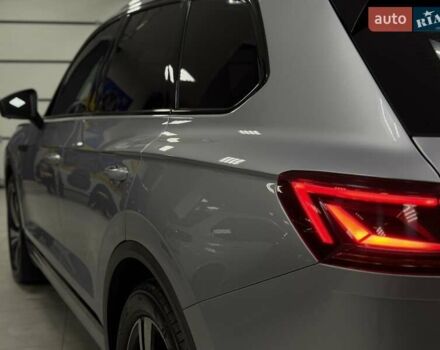 Серый Фольксваген Туарег, объемом двигателя 2.97 л и пробегом 53 тыс. км за 57000 $, фото 24 на Automoto.ua