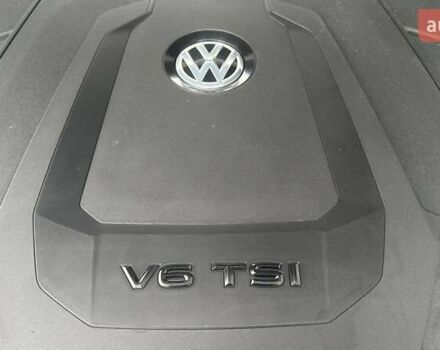 Сірий Фольксваген Туарег, об'ємом двигуна 3 л та пробігом 88 тис. км за 39726 $, фото 19 на Automoto.ua