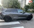 Серый Фольксваген Туарег, объемом двигателя 3.96 л и пробегом 128 тыс. км за 64500 $, фото 2 на Automoto.ua