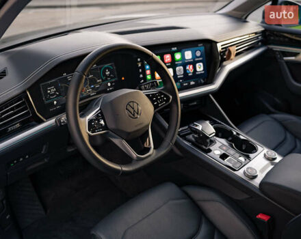 Фольксваген Туарег 2020 в Киеве на Automoto.ua Серый Фольксваген Туарег, объемом двигателя 3 л и пробегом 45 тыс. км за 59900 $, фото 38 на Automoto.ua