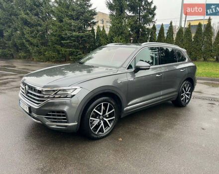 Серый Фольксваген Туарег, объемом двигателя 2.97 л и пробегом 120 тыс. км за 52500 $, фото 3 на Automoto.ua