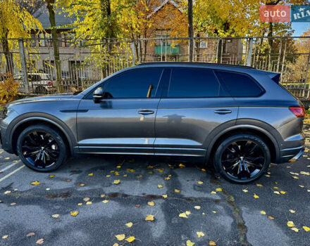 Фольксваген Туарег 2020 у Кривому Розі на Automoto.ua Сірий Фольксваген Туарег, об'ємом двигуна 3.96 л та пробігом 111 тис. км за 72000 $, фото 7 на Automoto.ua