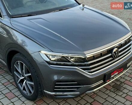 Серый Фольксваген Туарег, объемом двигателя 3 л и пробегом 135 тыс. км за 52999 $, фото 9 на Automoto.ua