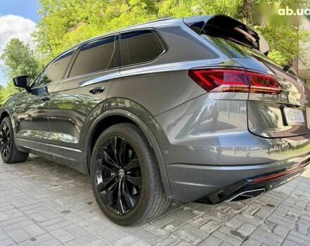 Сірий Фольксваген Туарег, об'ємом двигуна 3 л та пробігом 100 тис. км за 49500 $, фото 18 на Automoto.ua