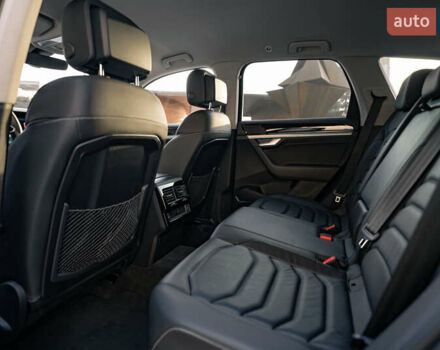 Фольксваген Туарег 2020 в Киеве на Automoto.ua Серый Фольксваген Туарег, объемом двигателя 3 л и пробегом 45 тыс. км за 59900 $, фото 31 на Automoto.ua