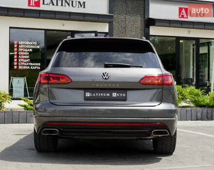 Серый Фольксваген Туарег, объемом двигателя 3 л и пробегом 160 тыс. км за 51500 $, фото 14 на Automoto.ua