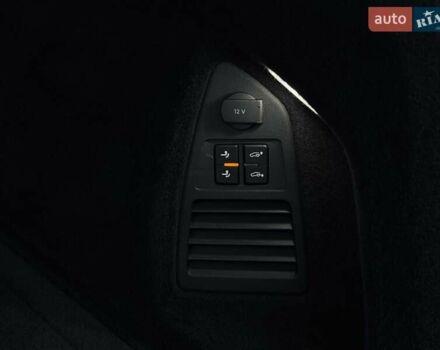 Серый Фольксваген Туарег, объемом двигателя 3 л и пробегом 135 тыс. км за 52999 $, фото 64 на Automoto.ua