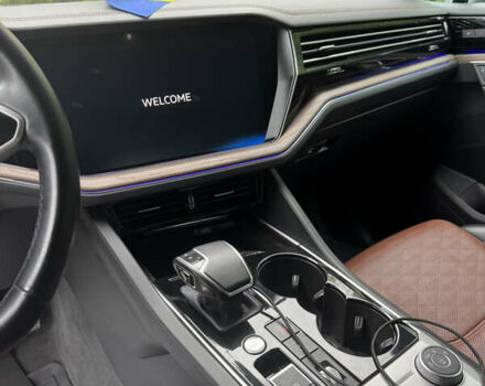 Серый Фольксваген Туарег, объемом двигателя 2.97 л и пробегом 108 тыс. км за 57800 $, фото 11 на Automoto.ua