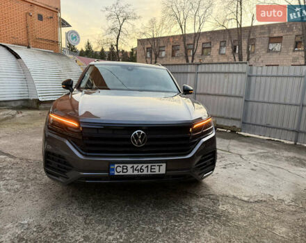 Серый Фольксваген Туарег, объемом двигателя 2.97 л и пробегом 125 тыс. км за 46800 $, фото 1 на Automoto.ua