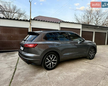 Серый Фольксваген Туарег, объемом двигателя 2.97 л и пробегом 125 тыс. км за 46800 $, фото 15 на Automoto.ua