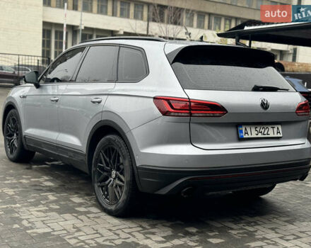 Серый Фольксваген Туарег, объемом двигателя 2.97 л и пробегом 147 тыс. км за 42999 $, фото 3 на Automoto.ua