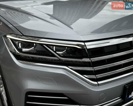 Фольксваген Туарег 2020 у Києві на Automoto.ua Сірий Фольксваген Туарег, об'ємом двигуна 3 л та пробігом 41 тис. км за 48700 $, фото 4 на Automoto.ua