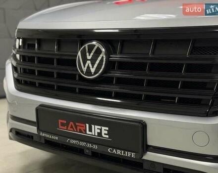 Серый Фольксваген Туарег, объемом двигателя 2.97 л и пробегом 53 тыс. км за 57000 $, фото 6 на Automoto.ua