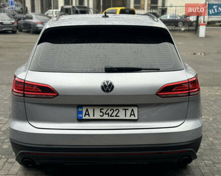 Серый Фольксваген Туарег, объемом двигателя 2.97 л и пробегом 147 тыс. км за 42999 $, фото 5 на Automoto.ua