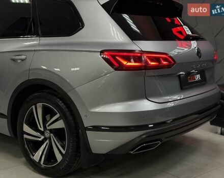 Серый Фольксваген Туарег, объемом двигателя 2.97 л и пробегом 53 тыс. км за 57000 $, фото 19 на Automoto.ua