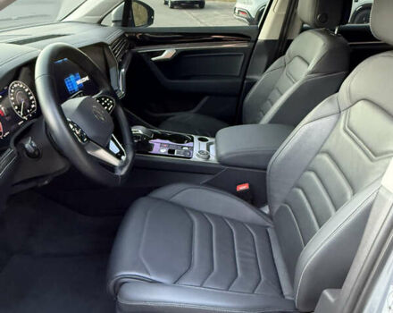 Серый Фольксваген Туарег, объемом двигателя 3 л и пробегом 56 тыс. км за 49000 $, фото 10 на Automoto.ua