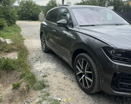 Серый Фольксваген Туарег, объемом двигателя 2.97 л и пробегом 108 тыс. км за 57800 $, фото 5 на Automoto.ua